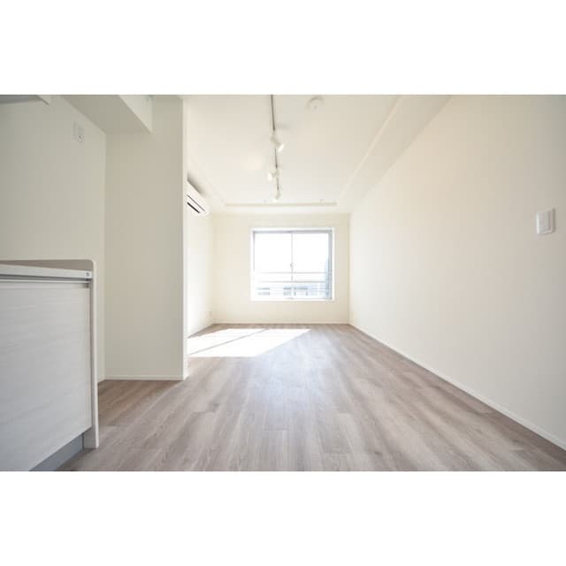 Room image 14