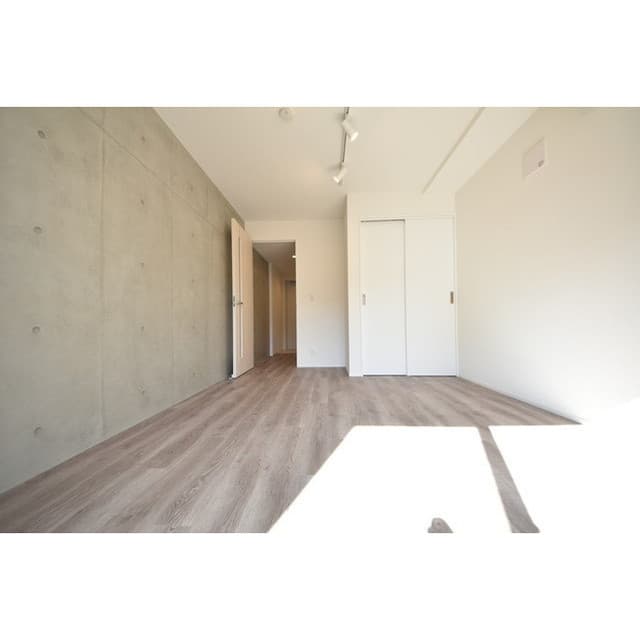Room image 16