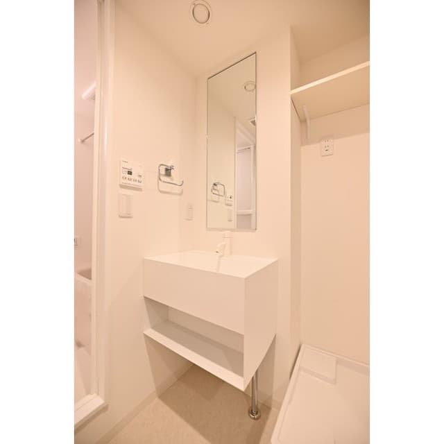 Room image 11