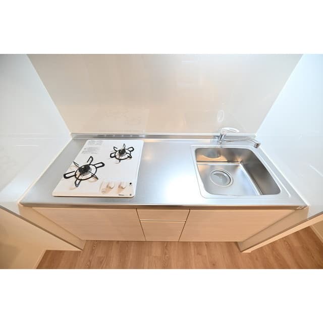 Room image 8
