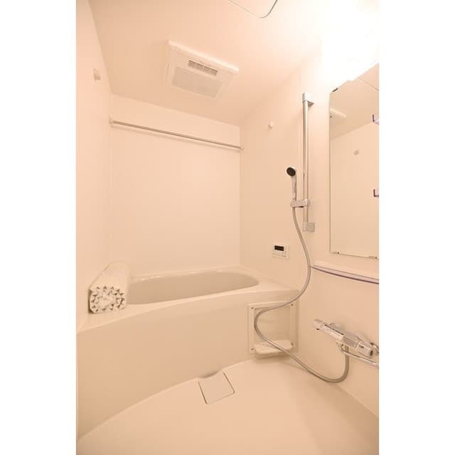 Room image 15