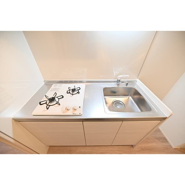 Room image 8