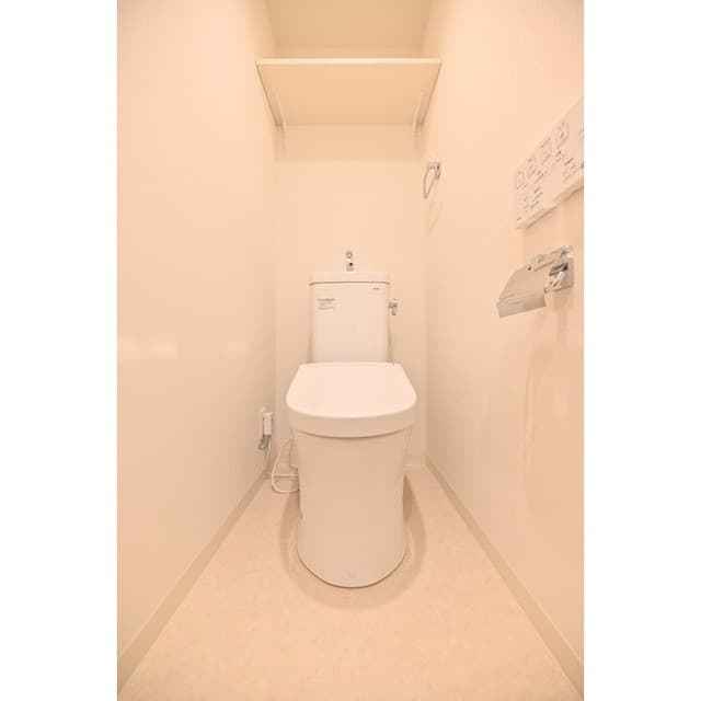 Room image 16