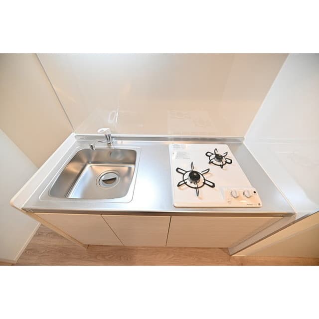 Room image 8
