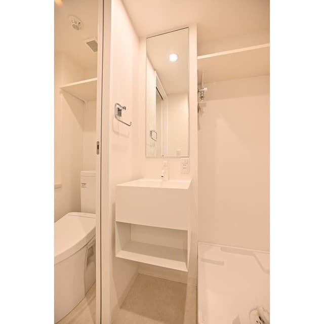 Room image 12