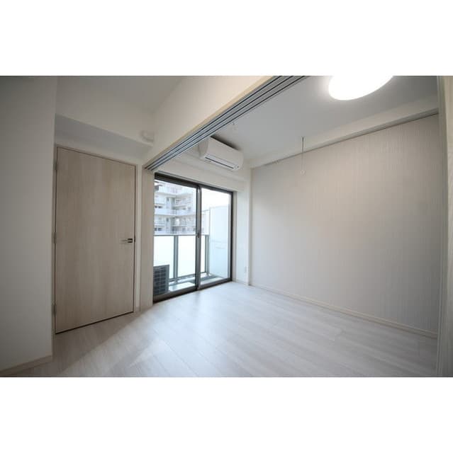 Room image 13
