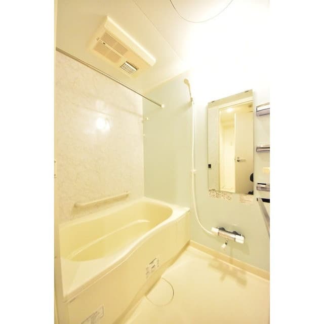 Room image 11
