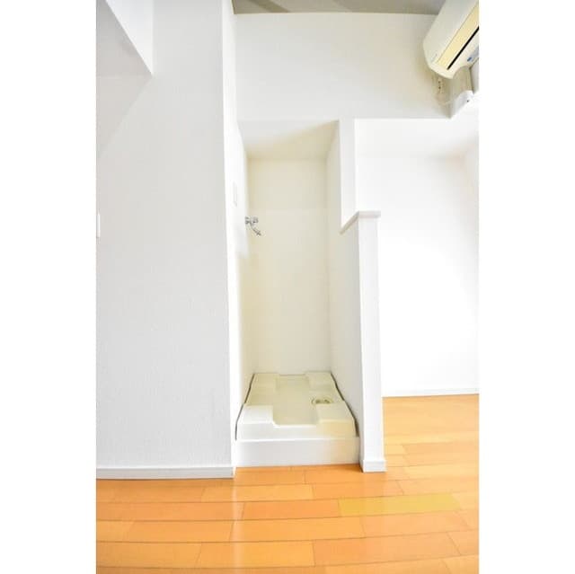 Room image 11