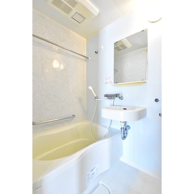 Room image 14