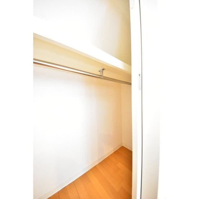 Room image 16
