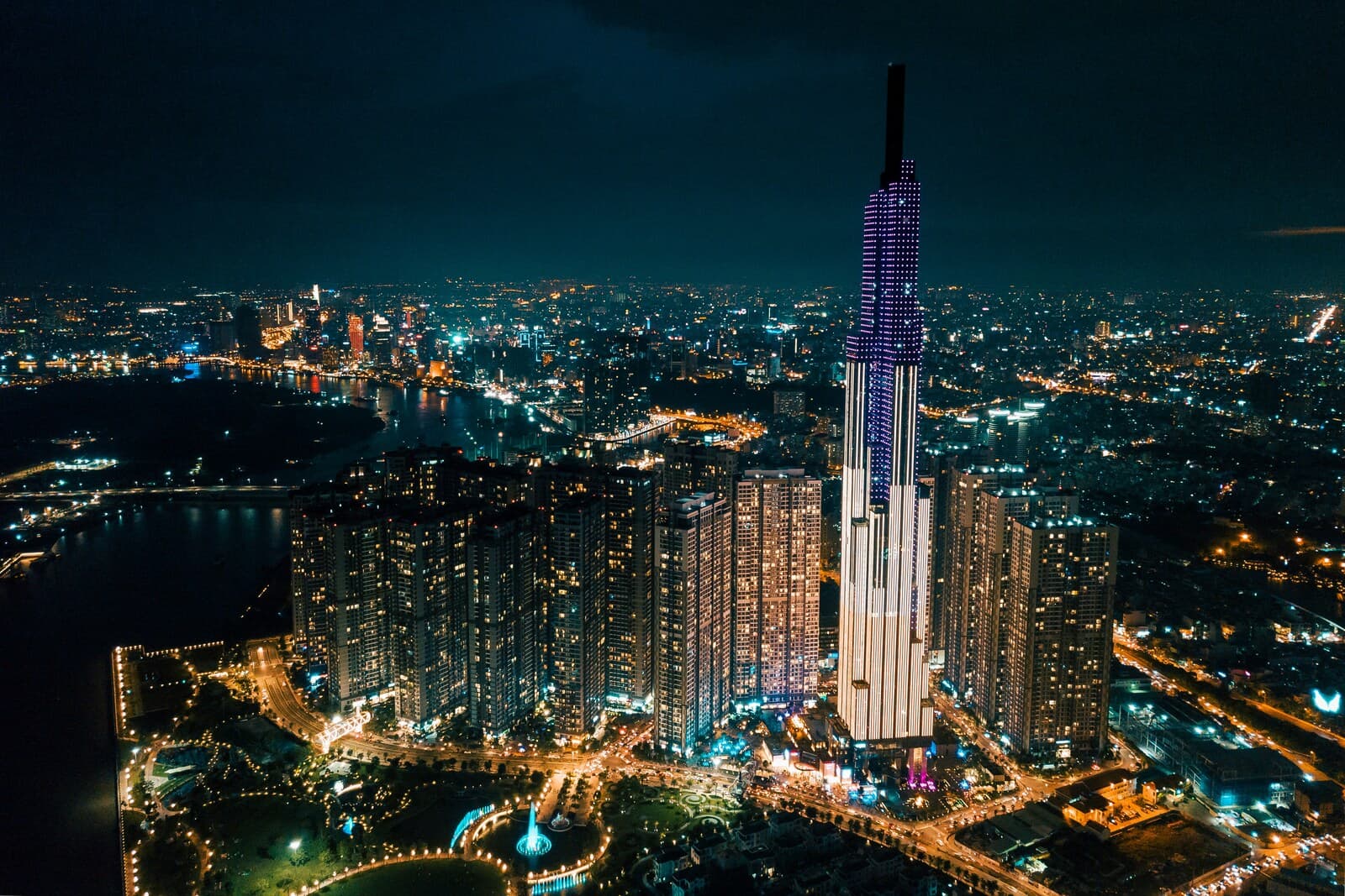Đội ngũ A-Realty tại Tokyo, Osaka và TP. Hồ Chí Minh