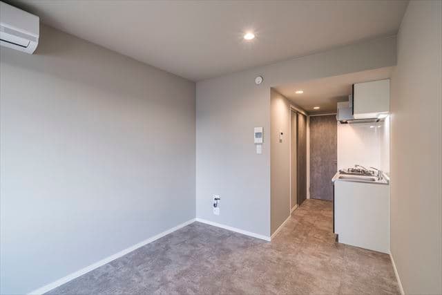 Room image 15