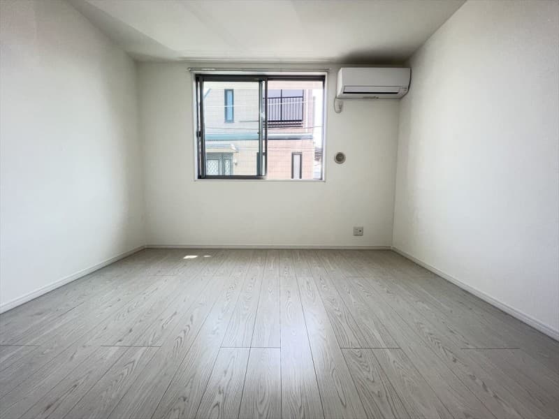 Room image 14