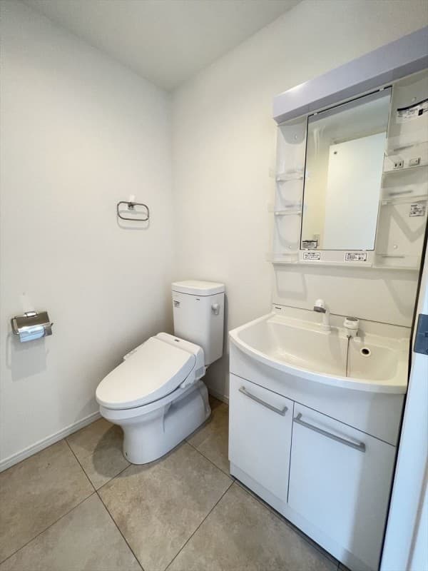 Room image 16