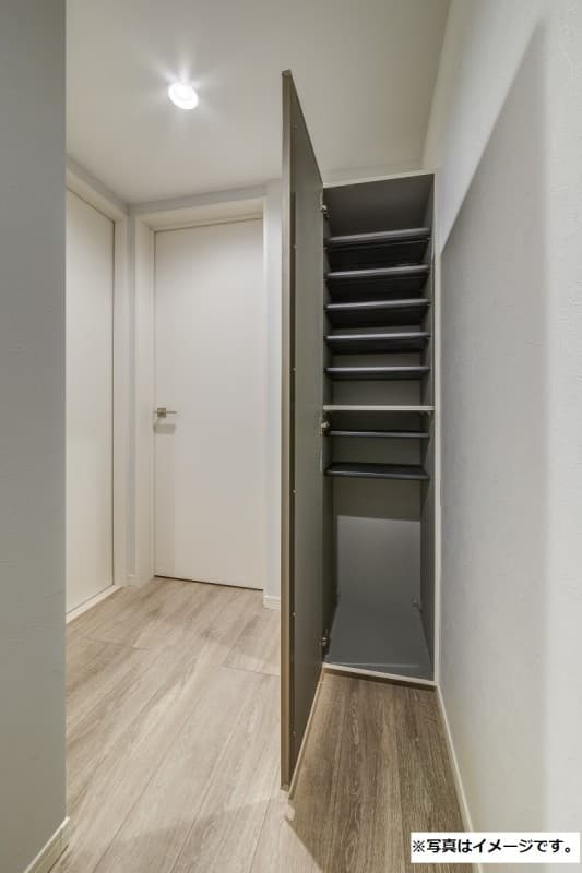 Room image 8