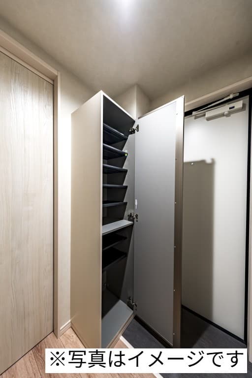 Room image 13