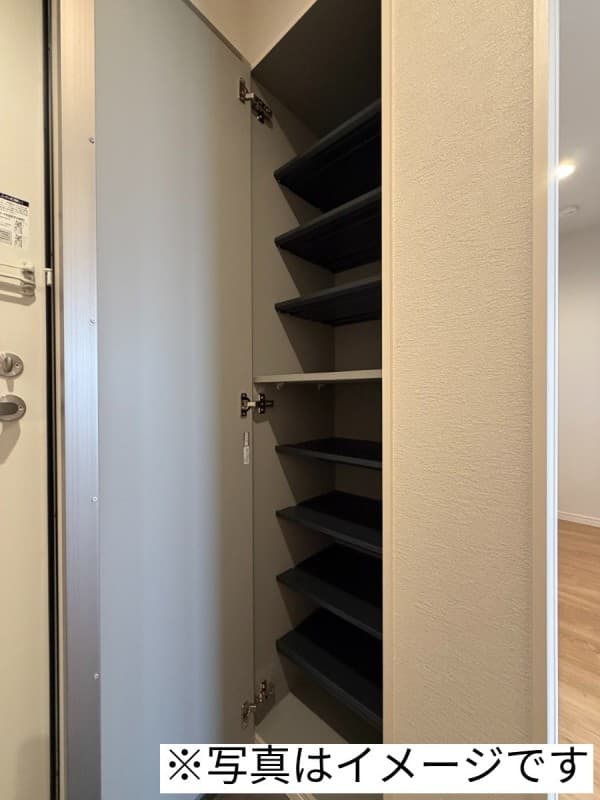 Room image 9