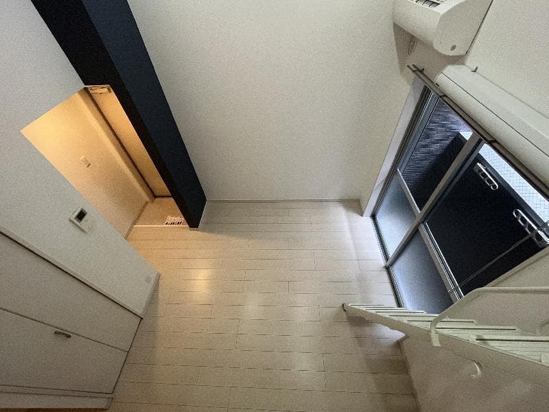 Room image 11
