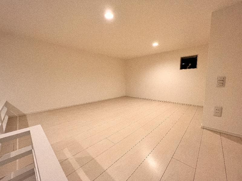 Room image 12