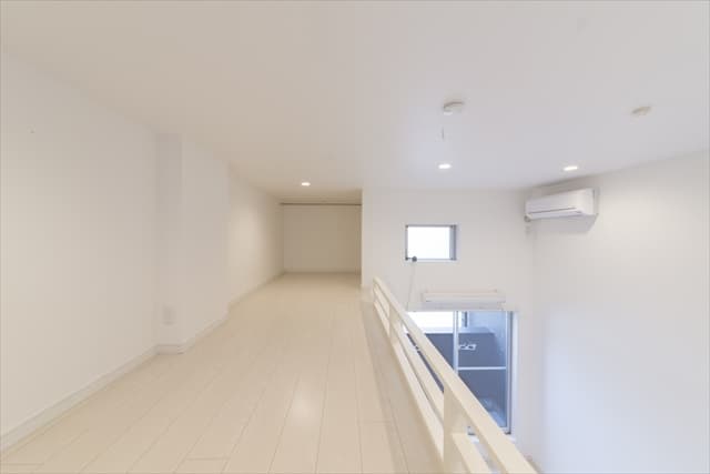 Room image 13