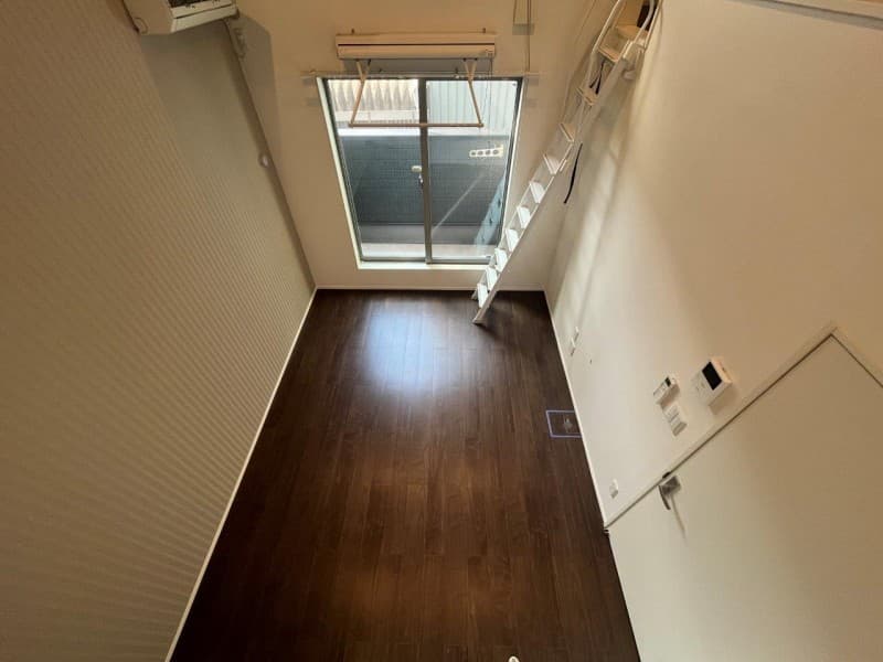 Room image 12