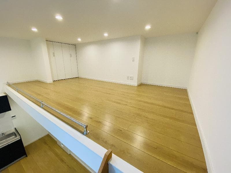 Room image 12