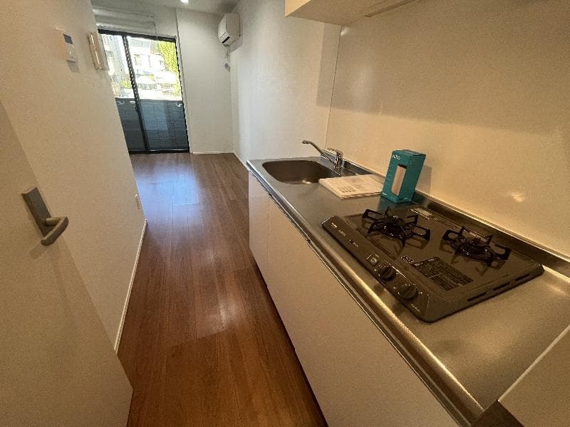Room image 8