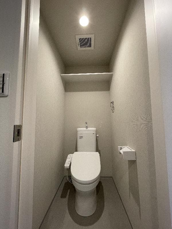 Room image 8