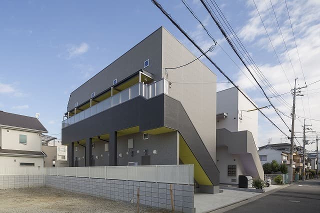 Main exterior of Aturust