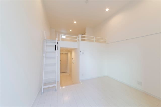 Preview interior of Aturust