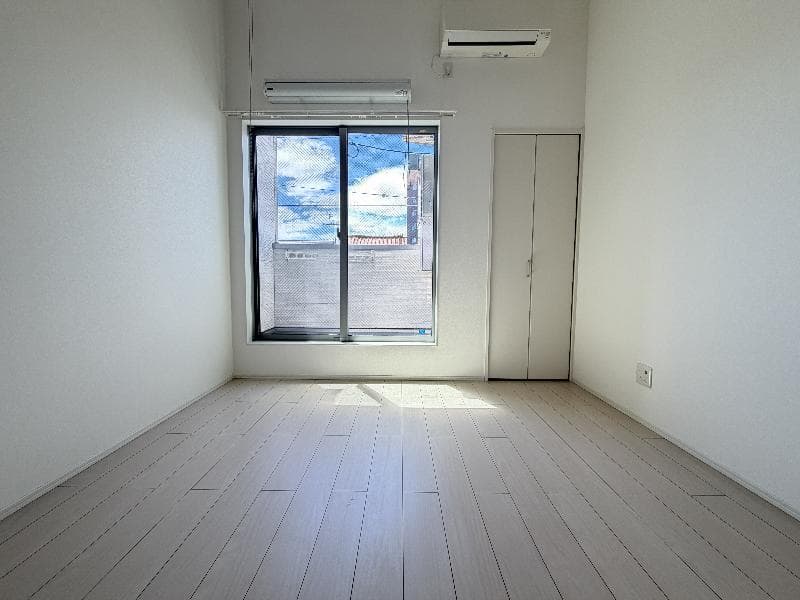 Room image 13