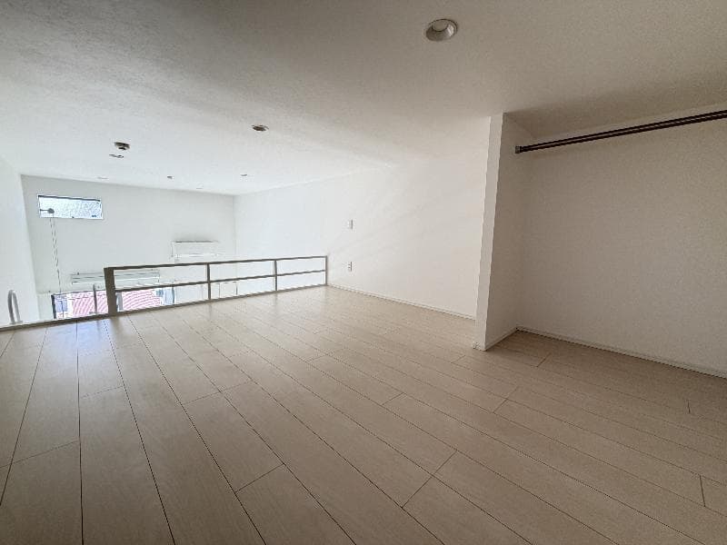 Room image 14