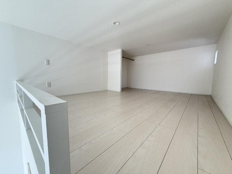 Room image 16