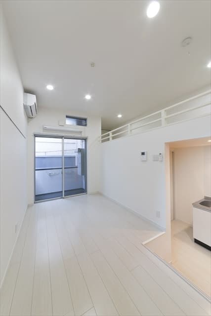 Room image 11