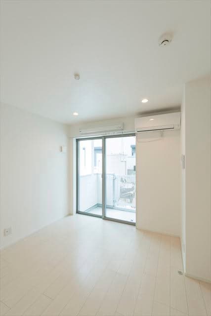 Room image 12