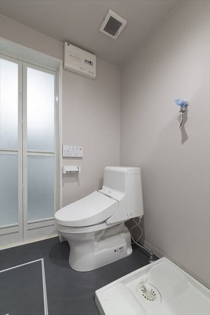 Room image 8