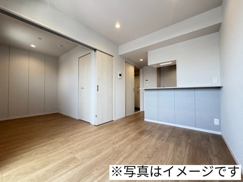 Room image 13