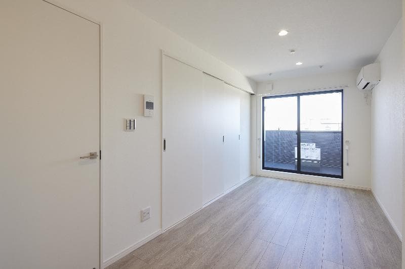Room image 8