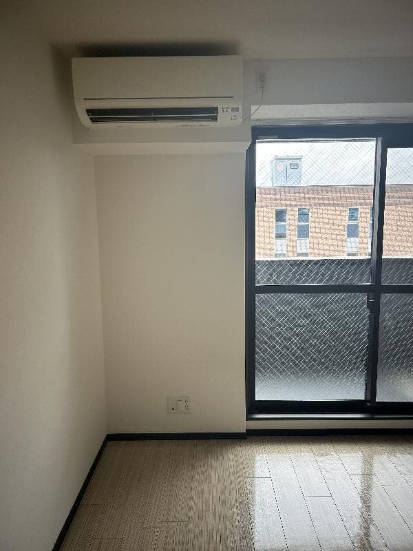 Room image 15