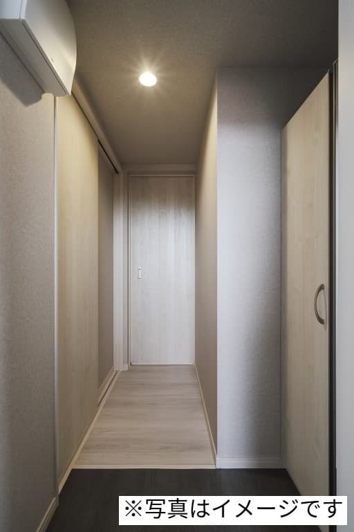 Room image 13