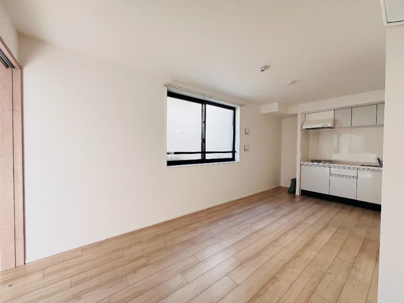 Room image 12