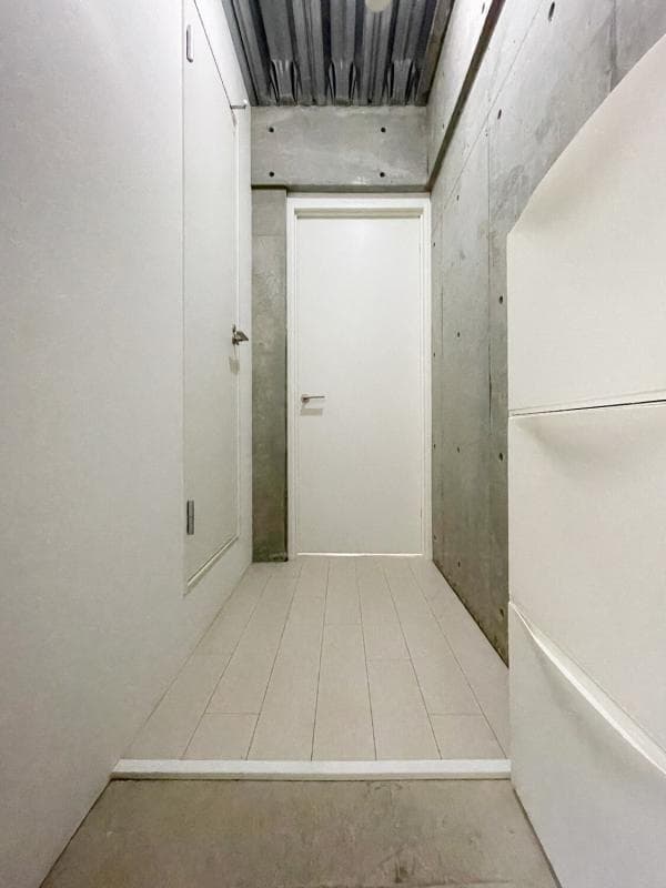 Room image 16