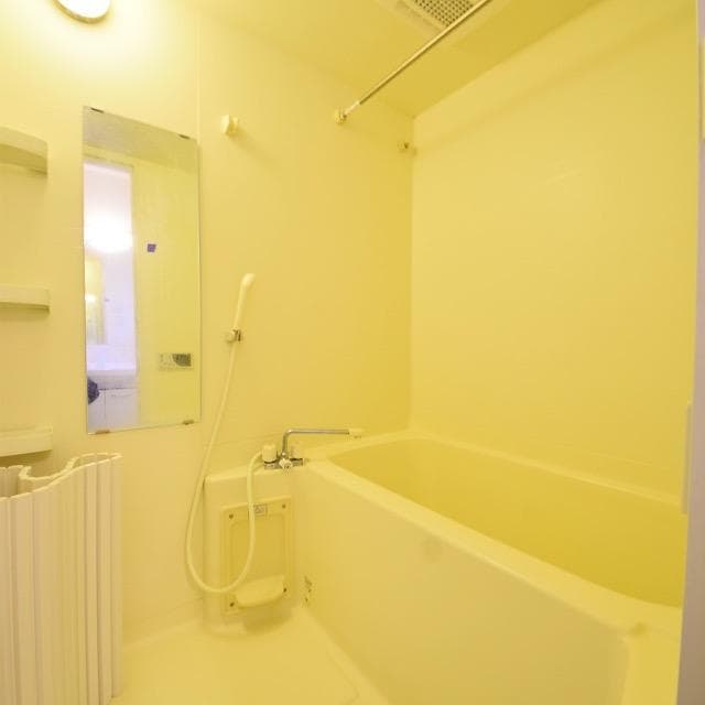 Room image 8