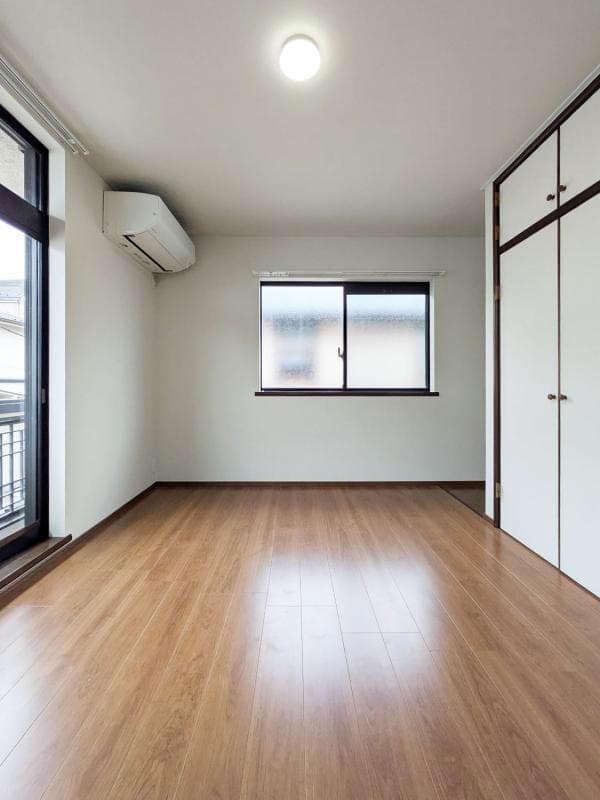 Room image 16