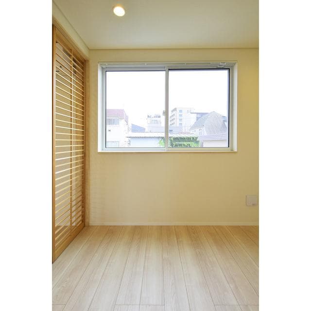 Room image 16