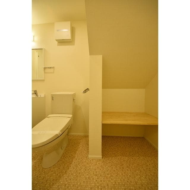 Room image 8