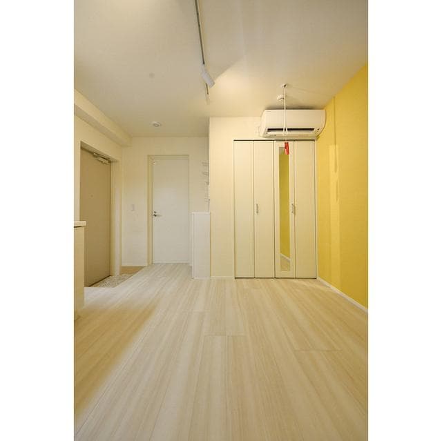 Room image 13