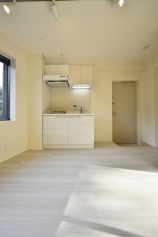Room image 11