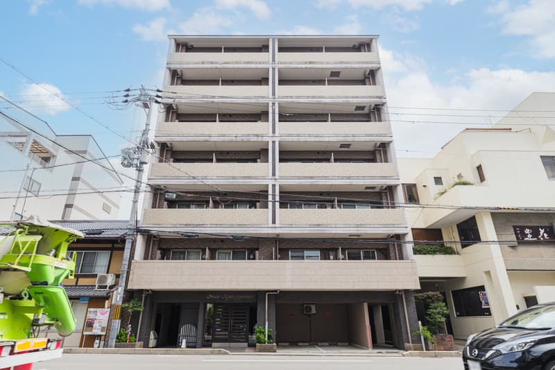 Main Image