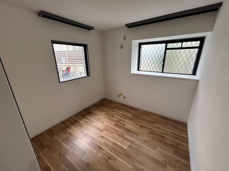 Room image 10